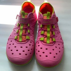 Stride Rite Phibian water shoes